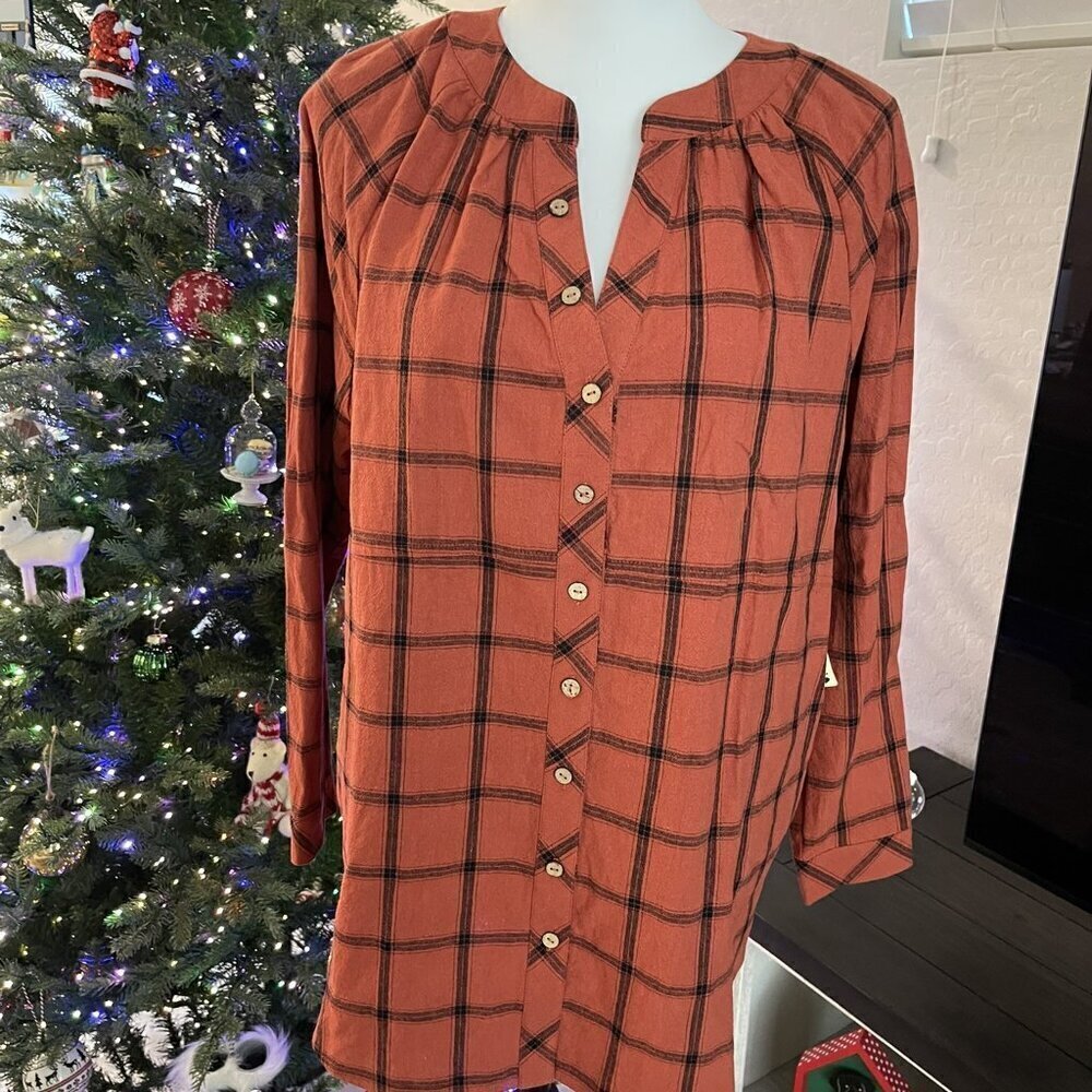 JODIFL LONG SLEEVE TUNIC IN PLAID PATTERN IN RUST AND BLACK - NWT (451)